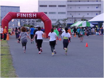 ペアで走る部門もありました。